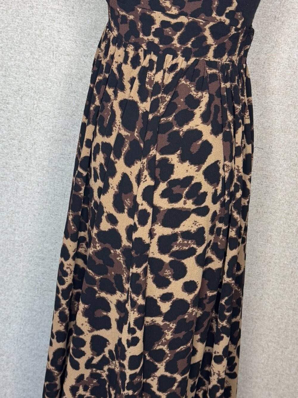 NWT Francesca’s Leopard Print Maxi Dress XS Open Back Flowy Boho Animal Print - Picture 4 of 9